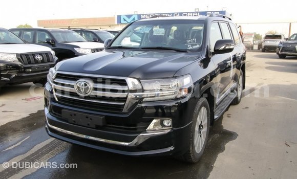 Acheter Import Voiture Toyota Land Cruiser Noir à Import - Dubai, Ouganda Acheter Import Voiture Toyota Land Cruiser Noir à Import - Dubai, Ouganda