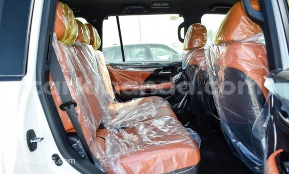 Acheter Import Voiture Lexus LX Noir à Import - Dubai, Ouganda Acheter Import Voiture Lexus LX Noir à Import - Dubai, Ouganda