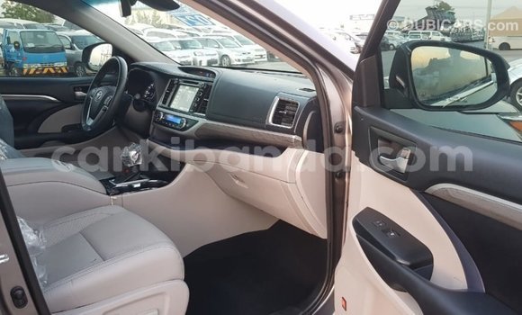 Buy Import Toyota Highlander Other Car in Import - Dubai in Uganda Buy Import Toyota Highlander Other Car in Import - Dubai in Uganda