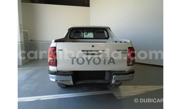 Acheter Import Voiture Toyota Hilux Blanc à Import - Dubai, Ouganda Acheter Import Voiture Toyota Hilux Blanc à Import - Dubai, Ouganda