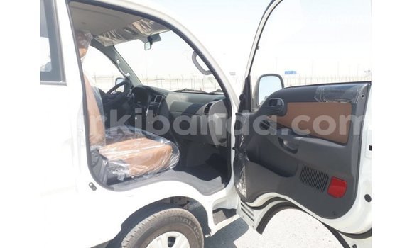 Gura Imported Kia Carens White Imodoka i Import - Dubai mu Uganda Gura Imported Kia Carens White Imodoka i Import - Dubai mu Uganda