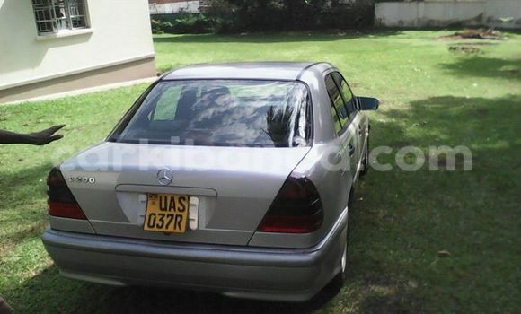 Buy Used Mercedes‒Benz 190 Black Car in Kampala in Uganda Buy Used Mercedes‒Benz 190 Black Car in Kampala in Uganda