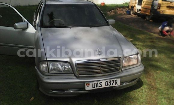 Buy Used Mercedes‒Benz 190 Black Car in Kampala in Uganda Buy Used Mercedes‒Benz 190 Black Car in Kampala in Uganda