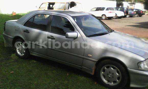 Buy Used Mercedes‒Benz 190 Black Car in Kampala in Uganda Buy Used Mercedes‒Benz 190 Black Car in Kampala in Uganda