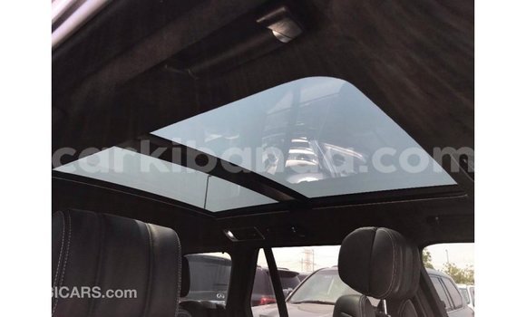 Gura Imported Land Rover Range Rover Black Imodoka i Import - Dubai mu Uganda Gura Imported Land Rover Range Rover Black Imodoka i Import - Dubai mu Uganda
