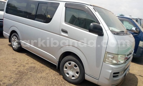 Buy Used Toyota Hiace Silver Car in Kampala in Uganda Buy Used Toyota Hiace Silver Car in Kampala in Uganda