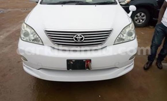Buy Used Toyota Harrier White Car in Kampala in Uganda Buy Used Toyota Harrier White Car in Kampala in Uganda