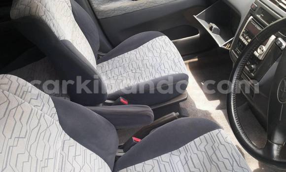 Gura Yakoze Toyota IST Black Imodoka i Kampala mu Uganda Gura Yakoze Toyota IST Black Imodoka i Kampala mu Uganda