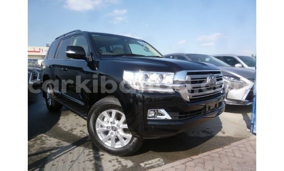 Nunua Imported Toyota Land Cruiser Nyeusi Gari ndani ya Import - Dubai nchini Uganda Nunua Imported Toyota Land Cruiser Nyeusi Gari ndani ya Import - Dubai nchini Uganda