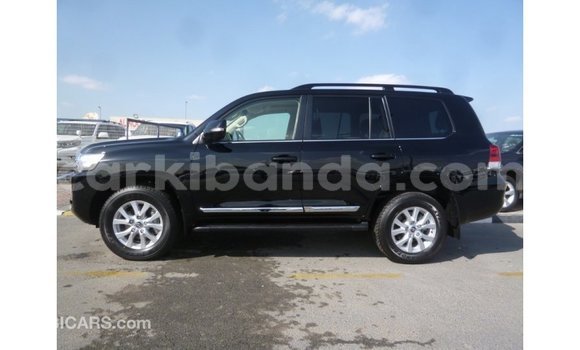 Nunua Imported Toyota Land Cruiser Nyeusi Gari ndani ya Import - Dubai nchini Uganda Nunua Imported Toyota Land Cruiser Nyeusi Gari ndani ya Import - Dubai nchini Uganda