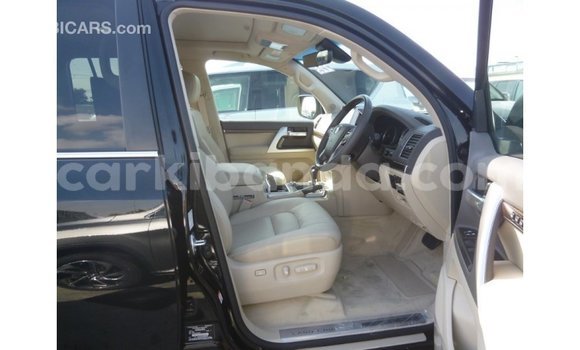 Nunua Imported Toyota Land Cruiser Nyeusi Gari ndani ya Import - Dubai nchini Uganda Nunua Imported Toyota Land Cruiser Nyeusi Gari ndani ya Import - Dubai nchini Uganda