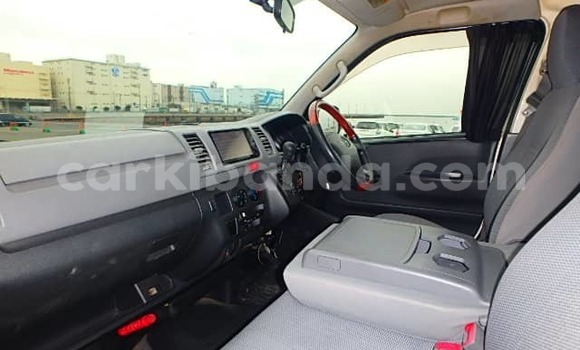 Acheter Neuf Voiture Toyota Hiace Gris à Kampala, Ouganda Acheter Neuf Voiture Toyota Hiace Gris à Kampala, Ouganda