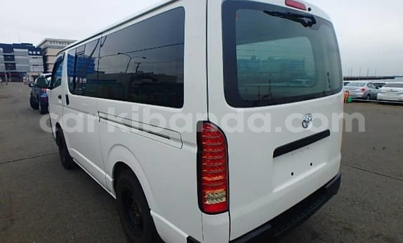 Acheter Neuf Voiture Toyota Hiace Gris à Kampala, Ouganda Acheter Neuf Voiture Toyota Hiace Gris à Kampala, Ouganda