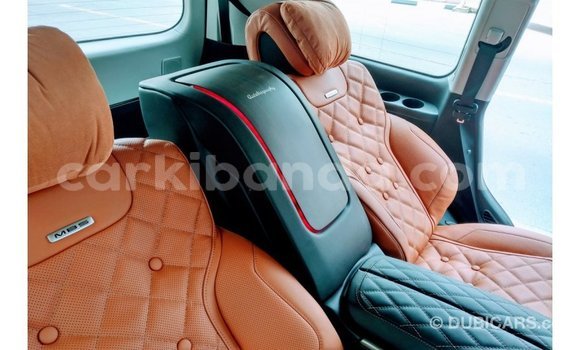 Buy Import Toyota Land Cruiser Black Car in Import - Dubai in Uganda Buy Import Toyota Land Cruiser Black Car in Import - Dubai in Uganda