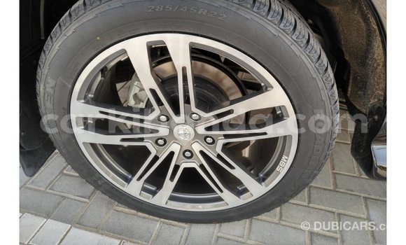 Acheter Import Voiture Toyota Land Cruiser Noir à Import - Dubai, Ouganda Acheter Import Voiture Toyota Land Cruiser Noir à Import - Dubai, Ouganda
