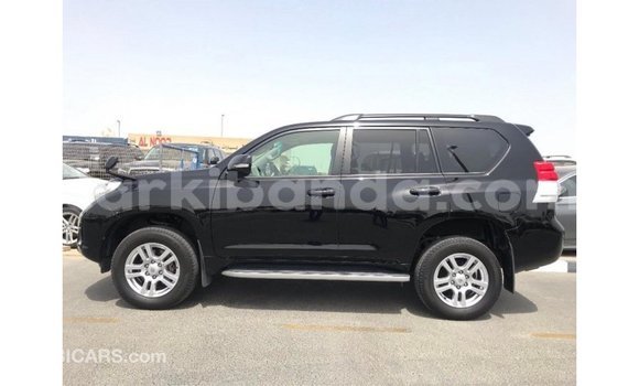 Acheter Import Voiture Toyota Land Cruiser Noir à Import - Dubai, Ouganda Acheter Import Voiture Toyota Land Cruiser Noir à Import - Dubai, Ouganda