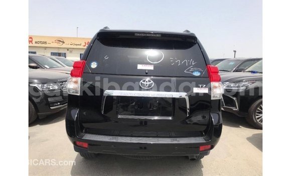 Acheter Import Voiture Toyota Land Cruiser Noir à Import - Dubai, Ouganda Acheter Import Voiture Toyota Land Cruiser Noir à Import - Dubai, Ouganda