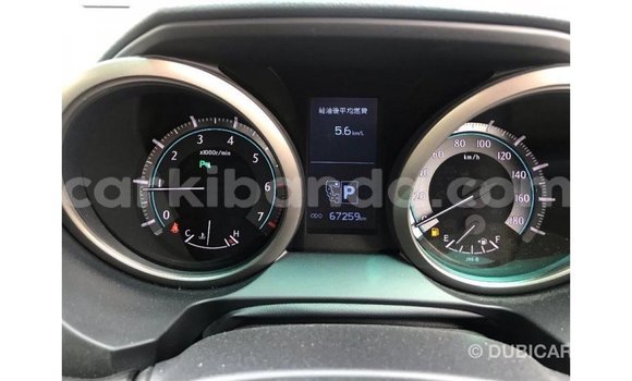 Acheter Import Voiture Toyota Land Cruiser Noir à Import - Dubai, Ouganda Acheter Import Voiture Toyota Land Cruiser Noir à Import - Dubai, Ouganda