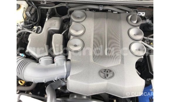 Acheter Import Voiture Toyota Land Cruiser Noir à Import - Dubai, Ouganda Acheter Import Voiture Toyota Land Cruiser Noir à Import - Dubai, Ouganda