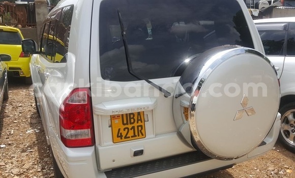 Buy Used Mitsubishi Pajero White Car in Kampala in Uganda Buy Used Mitsubishi Pajero White Car in Kampala in Uganda