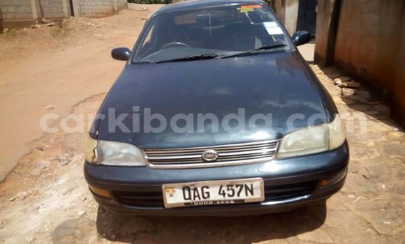 Gura Yakoze Toyota Corona Black Imodoka i Kampala mu Uganda Gura Yakoze Toyota Corona Black Imodoka i Kampala mu Uganda
