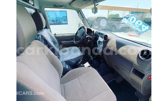 Buy Import Toyota Land Cruiser Beige Car in Import - Dubai in Uganda Buy Import Toyota Land Cruiser Beige Car in Import - Dubai in Uganda