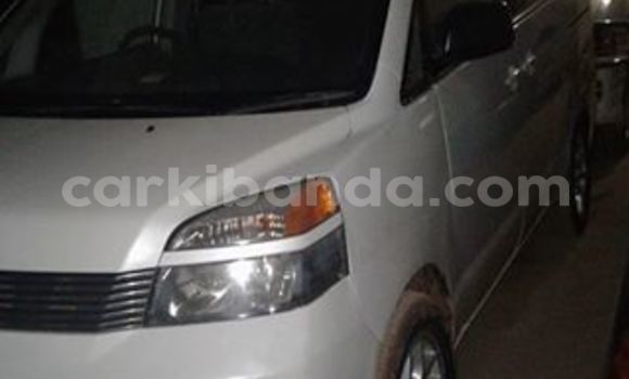 Gura Yakoze Toyota Noah Black Imodoka i Kampala mu Uganda Gura Yakoze Toyota Noah Black Imodoka i Kampala mu Uganda