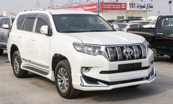 Nunua Imported Toyota Prado Nyeupe Gari ndani ya Import - Dubai nchini Uganda Nunua Imported Toyota Prado Nyeupe Gari ndani ya Import - Dubai nchini Uganda