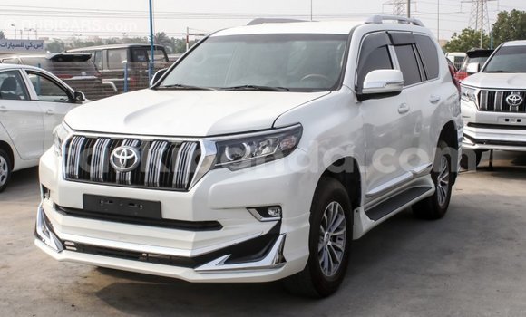 Nunua Imported Toyota Prado Nyeupe Gari ndani ya Import - Dubai nchini Uganda Nunua Imported Toyota Prado Nyeupe Gari ndani ya Import - Dubai nchini Uganda