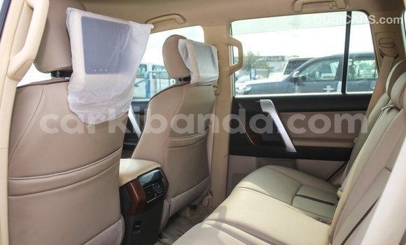 Nunua Imported Toyota Prado Nyeupe Gari ndani ya Import - Dubai nchini Uganda Nunua Imported Toyota Prado Nyeupe Gari ndani ya Import - Dubai nchini Uganda