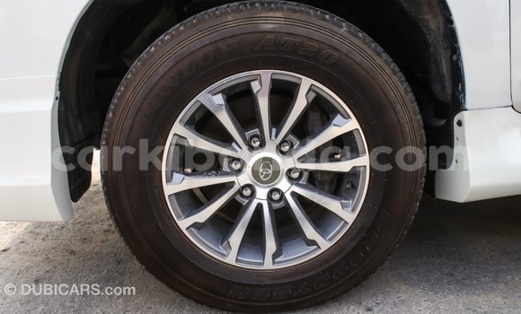 Nunua Imported Toyota Prado Nyeupe Gari ndani ya Import - Dubai nchini Uganda Nunua Imported Toyota Prado Nyeupe Gari ndani ya Import - Dubai nchini Uganda