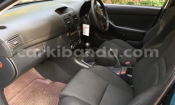 Acheter Occasion Voiture Toyota Avensis Noir à Kampala, Ouganda Acheter Occasion Voiture Toyota Avensis Noir à Kampala, Ouganda