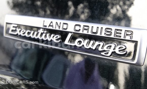 Acheter Import Voiture Toyota Land Cruiser Noir à Import - Dubai, Ouganda Acheter Import Voiture Toyota Land Cruiser Noir à Import - Dubai, Ouganda