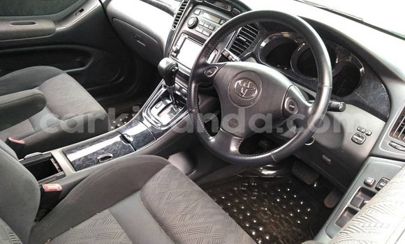 Buy Used Toyota Kluger Silver Car in Kampala in Uganda Buy Used Toyota Kluger Silver Car in Kampala in Uganda