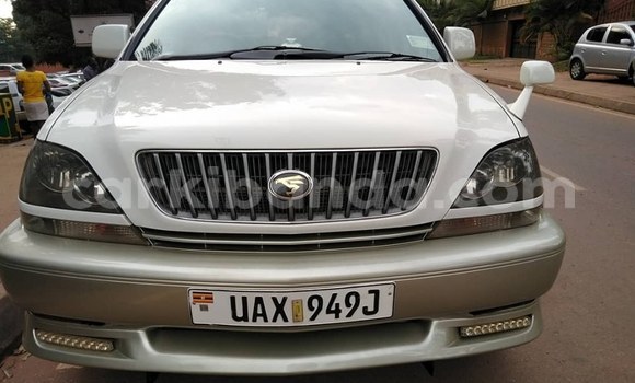 Buy Used Toyota Harrier Beige Car in Kampala in Uganda Buy Used Toyota Harrier Beige Car in Kampala in Uganda