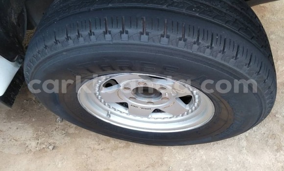 Buy Used Toyota Hilux Surf White Car in Kampala in Uganda Buy Used Toyota Hilux Surf White Car in Kampala in Uganda