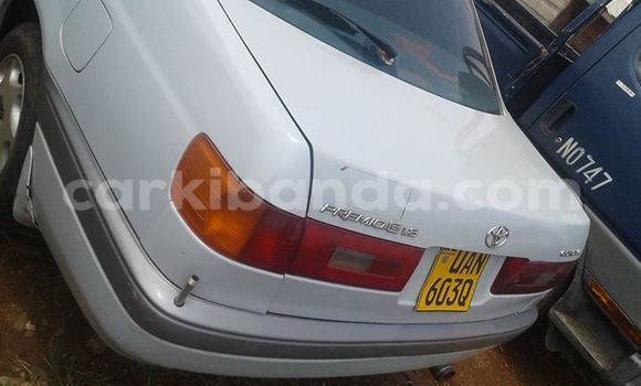 Gura Yakoze Toyota Premio Black Imodoka i Kampala mu Uganda Gura Yakoze Toyota Premio Black Imodoka i Kampala mu Uganda