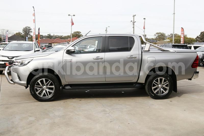 Big with watermark 2015 toyota hilux used 2759 15u0a27 16