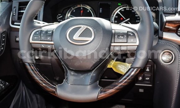 Acheter Import Voiture Lexus LX Blanc à Import - Dubai, Ouganda Acheter Import Voiture Lexus LX Blanc à Import - Dubai, Ouganda