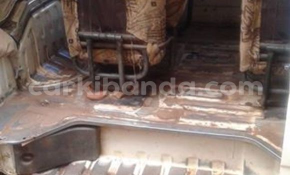 Gura Yakoze Toyota Hilux Black Imodoka i Kampala mu Uganda Gura Yakoze Toyota Hilux Black Imodoka i Kampala mu Uganda