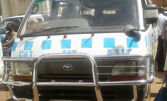 Gura Yakoze Toyota Hilux Black Imodoka i Kampala mu Uganda Gura Yakoze Toyota Hilux Black Imodoka i Kampala mu Uganda