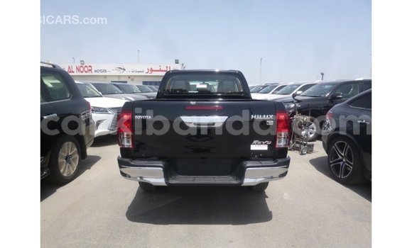 Gura Imported Toyota Hilux Black Imodoka i Import - Dubai mu Uganda Gura Imported Toyota Hilux Black Imodoka i Import - Dubai mu Uganda