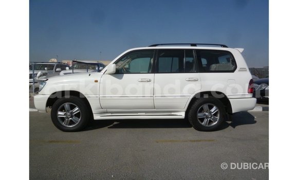 Nunua Imported Toyota Land Cruiser Nyeupe Gari ndani ya Import - Dubai nchini Uganda Nunua Imported Toyota Land Cruiser Nyeupe Gari ndani ya Import - Dubai nchini Uganda
