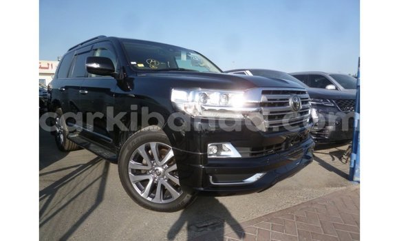 Acheter Import Voiture Toyota Land Cruiser Noir à Import - Dubai, Ouganda Acheter Import Voiture Toyota Land Cruiser Noir à Import - Dubai, Ouganda