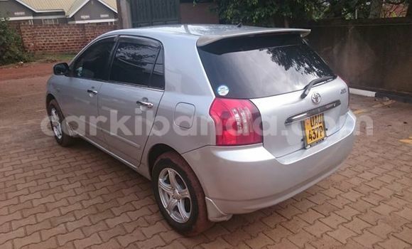 Gura Yakoze Toyota Allex Black Imodoka i Kampala mu Uganda Gura Yakoze Toyota Allex Black Imodoka i Kampala mu Uganda