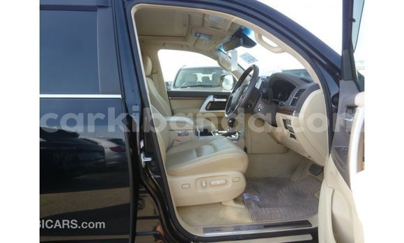 Acheter Import Voiture Toyota Land Cruiser Noir à Import - Dubai, Ouganda Acheter Import Voiture Toyota Land Cruiser Noir à Import - Dubai, Ouganda