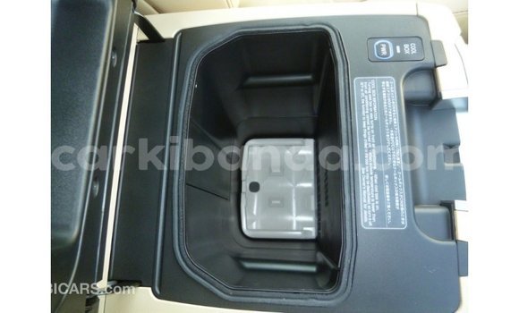 Acheter Import Voiture Toyota Land Cruiser Noir à Import - Dubai, Ouganda Acheter Import Voiture Toyota Land Cruiser Noir à Import - Dubai, Ouganda
