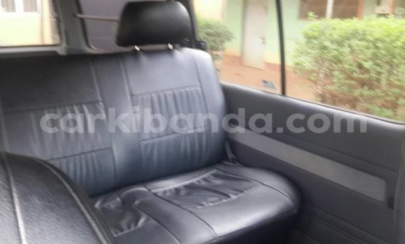 Gura Yakoze Toyota Hilux Black Imodoka i Kampala mu Uganda Gura Yakoze Toyota Hilux Black Imodoka i Kampala mu Uganda