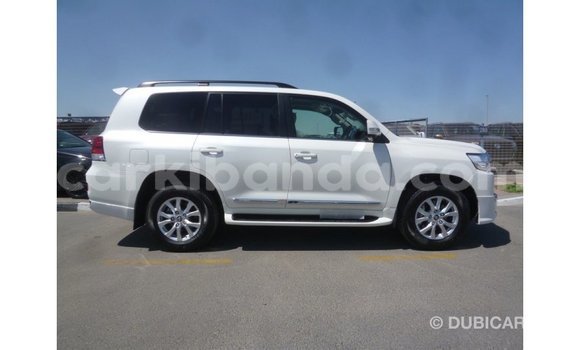 Gura Imported Toyota Land Cruiser White Imodoka i Import - Dubai mu Uganda Gura Imported Toyota Land Cruiser White Imodoka i Import - Dubai mu Uganda