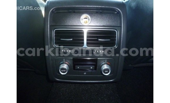 Nunua Imported Volkswagen Touareg Nyeupe Gari ndani ya Import - Dubai nchini Uganda Nunua Imported Volkswagen Touareg Nyeupe Gari ndani ya Import - Dubai nchini Uganda